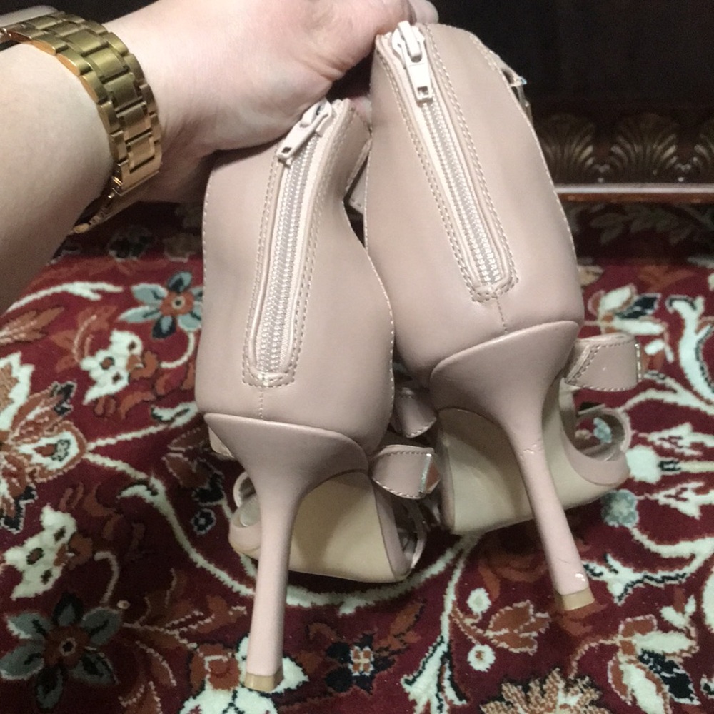 Size 9 - Picture 3 of 7